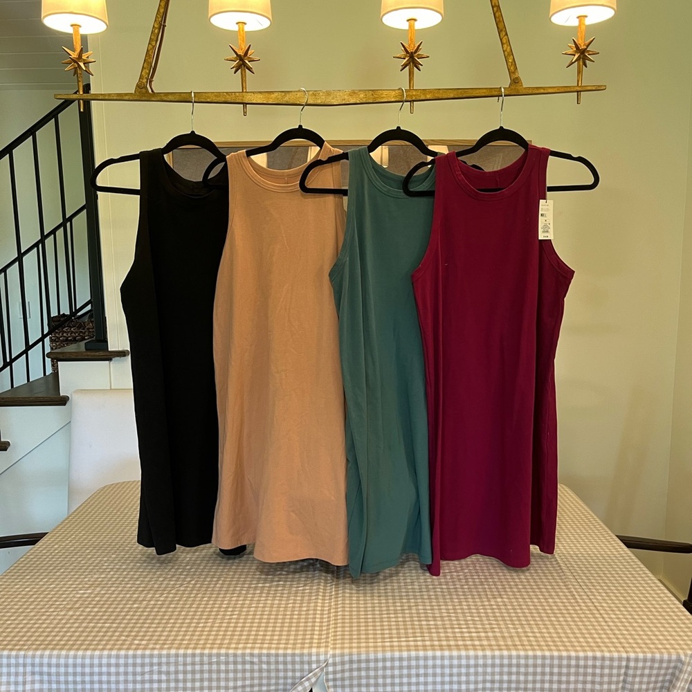 Set of 4 Sleeveless Dresses